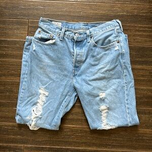 Levi's Women's Ripped Light Blue Cropped Jeans